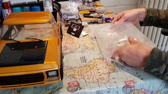Rc Traxxas Trx-4 Ford Bronco Custom Build - Black & Gold Rear Bed Removed Proline - Build Part 2 смотреть онлайн