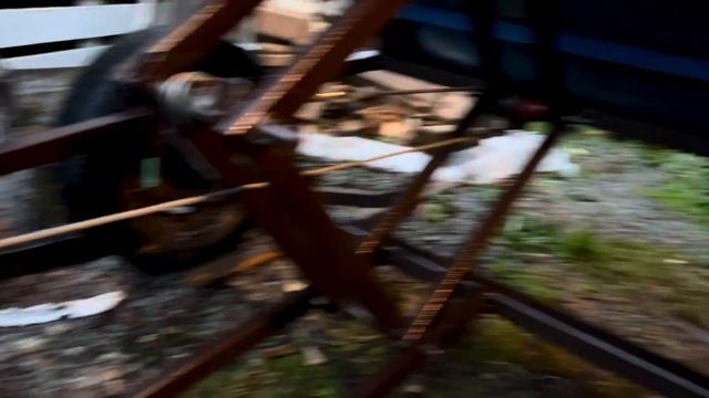 прицеп самосвал без гидравлики, грузоподъемность примерно 350-400 кг одной рукой смотреть онлайн