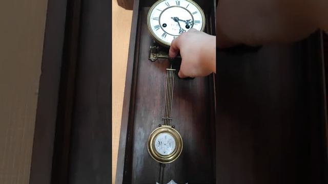 старинные часы настенные la roi Paris с боем смотреть онлайн