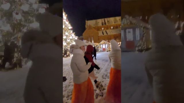 Маха Харинама, Воспевание Святых имён Бога в центре Риги 5 января 2024 года.(2) смотреть онлайн