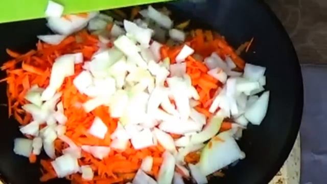 Как готовить щи из свежей капусты. Щи со свининой рецепт. Рецепт щей из капусты со свининой. смотреть онлайн