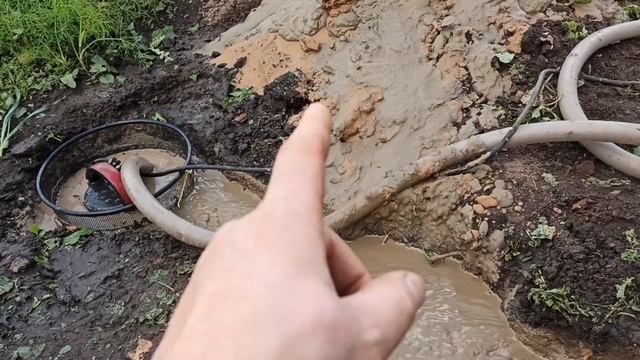 АБИССИНКА 17,5 МЕТРОВ В ДЕРЕВНЕ ГДЕ У ВСЕХ ГЛУБОКИЕ СКВАЖИНЫ С ПОГРУЖНЫМ НАСОСОМ ОТ 38-43 МЕТРА. смотреть онлайн