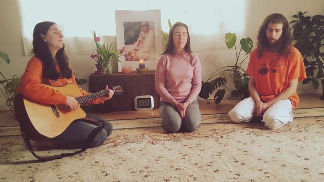 Baba nam kevalam - УНИВЕРСАЛЬНАЯ МАНТРА КИРТАН БАБА НАМ КЕВАЛАМ - Dada Istamaya смотреть онлайн