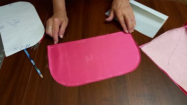 Сшила интересную вечернюю сумочку на раз два три ??✂