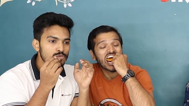 Spicy Vs Extreme Spicy Food Eating Challenge | Hungry Birds смотреть онлайн