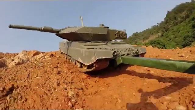 Rc Leopard 2A6 dirt run, rc tank 1/10. KcKRc смотреть онлайн