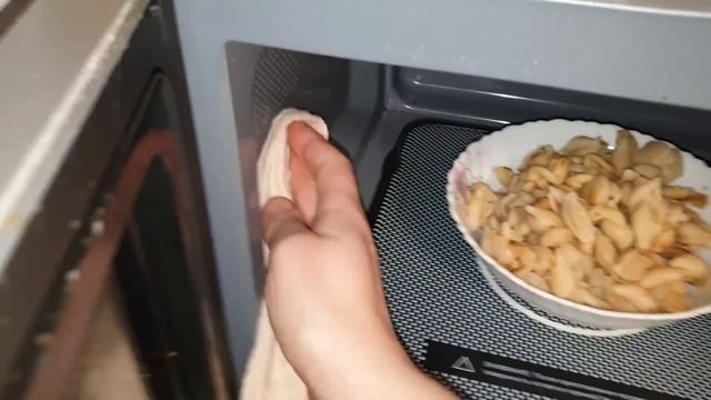 Утро в деревне?Ну всё, пошла мыть голову... смотреть онлайн