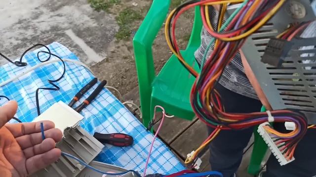 Инвертор  с 12 на 220вольт из старого бесперебойника. Нужная вещь!