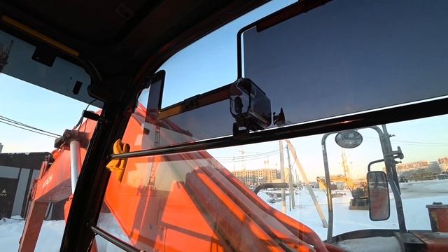 Закапываю траншею, привыкаю к новой камере, как я рву мерзлоту. смотреть онлайн