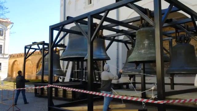 В Великом Новгороде зазвучали древние колокола смотреть онлайн