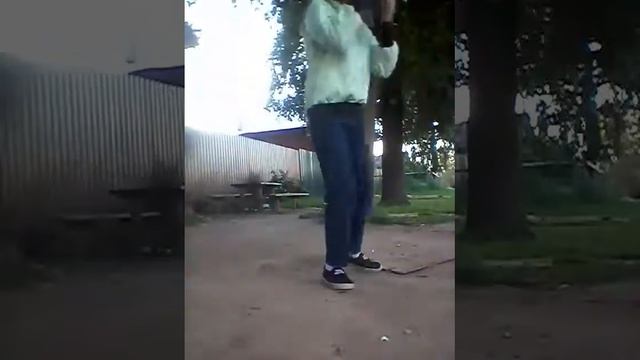 Я и Вика моя подруга. На качелях смотреть онлайн