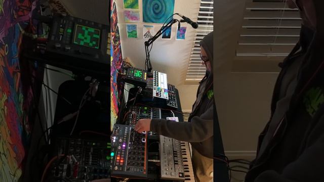 Acid VS Opera #quarantine acid techno jam OMG EPIC 😱 behringer TD3 смотреть онлайн