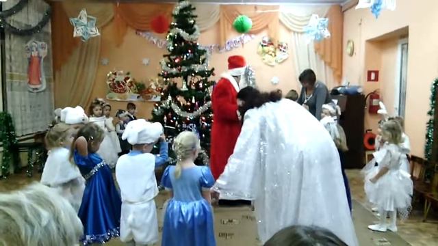 Новогодний утренник 26.12.213; Сергиев Посад, Дет.сад 29 смотреть онлайн