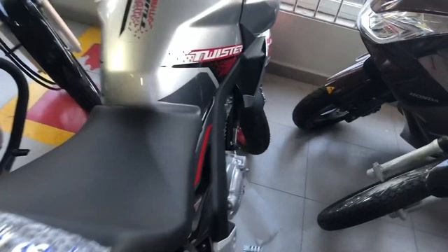 Honda CB 250F TWISTER CBS PRATA 2021, Novidade chegando diretamente da fábrica pra você! смотреть онлайн