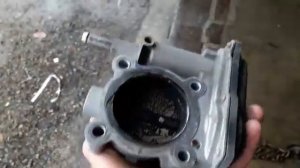 Чистка дроссельной заслонки на rav4