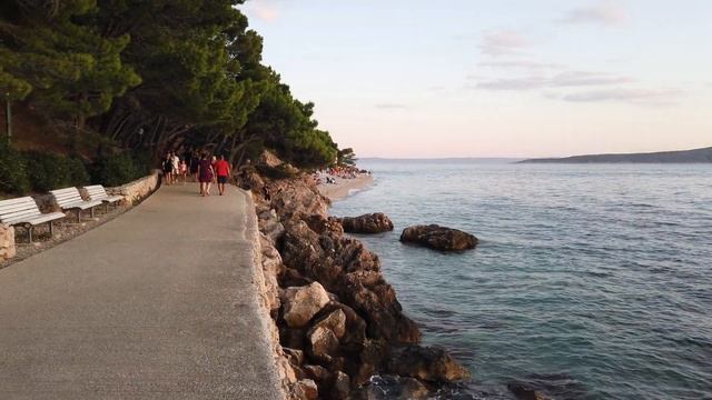 Forget the Maldives, there's Brela and Punta Rata Beach смотреть онлайн