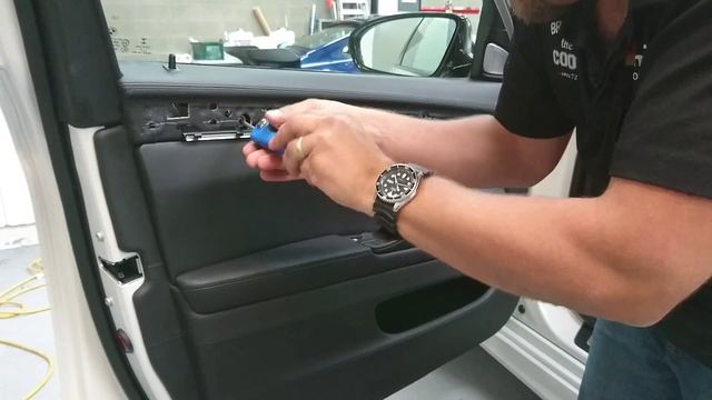 2016 BMW M5 door panel removal смотреть онлайн
