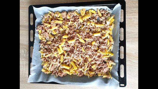 рыбный пирог из консервов с заливным тестом - Pецерт в подарок смотреть онлайн