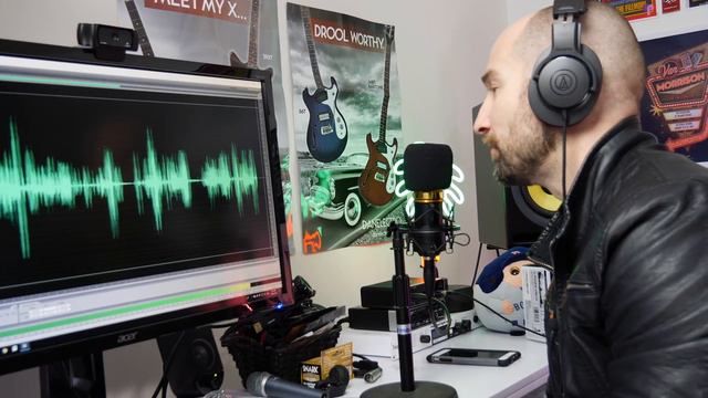 The Behringer U-PHORIA UMC22 Audio Interface - Music Gear on a Budget #2 смотреть онлайн