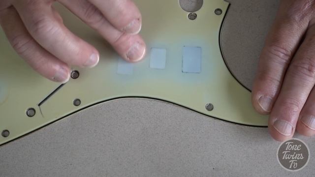 Chris Buck 1962 Stratocaster Restoration Pt 6 - Fixing a celluloid pick guard restoring vintage pot смотреть онлайн