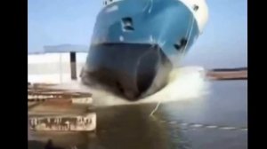 Как спускают на воду корабли