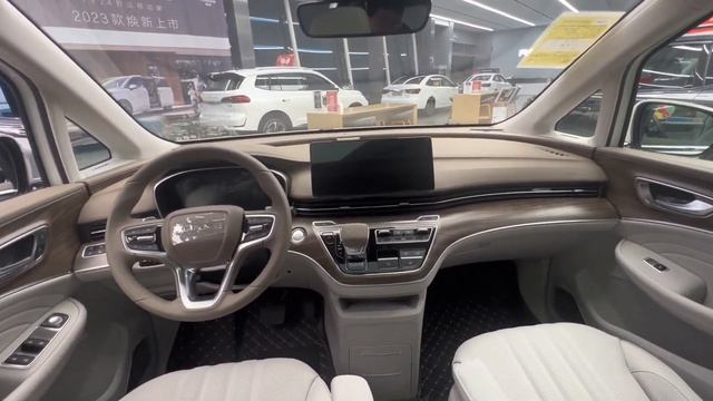 ALL NEW 2023 SAIC ROEWE iMAX8 MPV - Exterior And Interior смотреть онлайн
