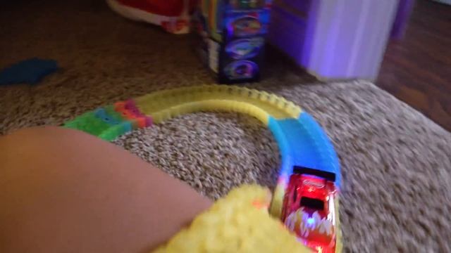 MAGIC TRACK STAIR CHALLENGE! Cars ! смотреть онлайн