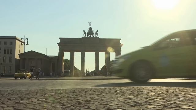 Der Mercedes-Benz F-CELL World Drive ist wieder zu Hause смотреть онлайн