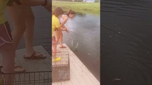 Коварные женщины на рыбалке