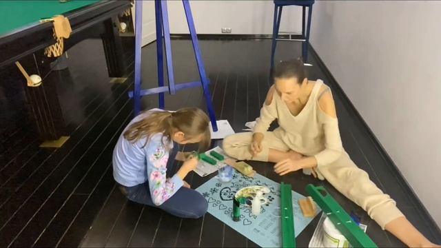 Красим акрилом старый мольберт! смотреть онлайн