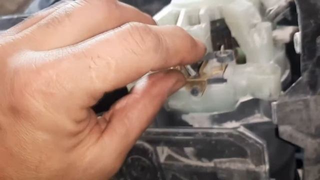 Отбойный молоток Dnipro-M SH-210AV как поменять щётки? смотреть онлайн