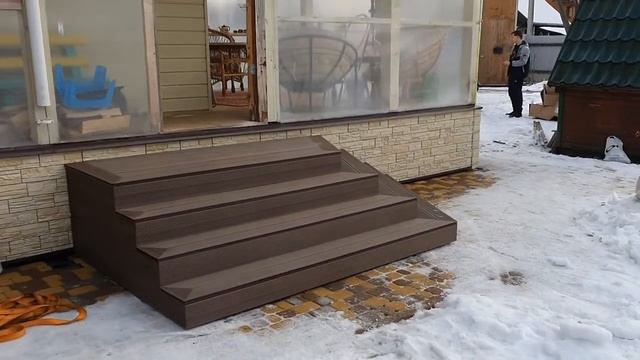 Уличная угловая лестница из ДПК к дому полностью из ДПК смотреть онлайн