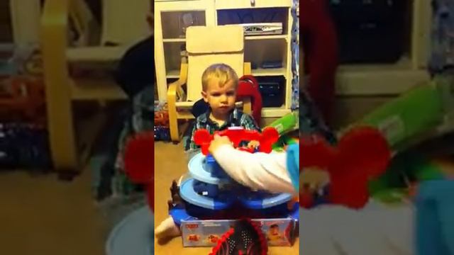 Evan opening presents for his 2nd birthday смотреть онлайн