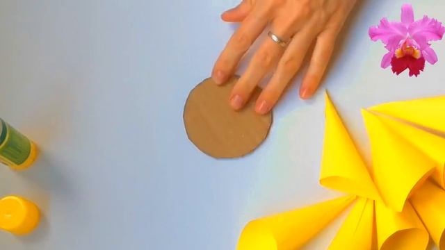 КАК СДЕЛАТЬ БОЛЬШОЙ ЦВЕТОК ИЗ БУМАГИ ДЛЯ ИНТЕРЬЕРА МАСТЕР КЛАСС МК DIY поэтапное изготовление смотреть онлайн