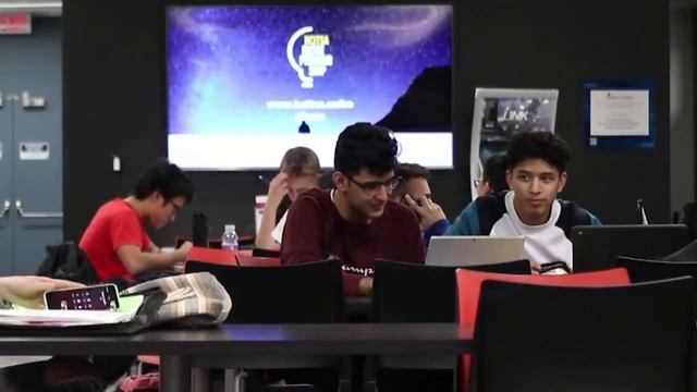 TopPranks TV - ЖЕНЩИНА С ОСТРЫМИ СОСКАМИ - РЕАКЦИЯ ЛЮДЕЙ смотреть онлайн