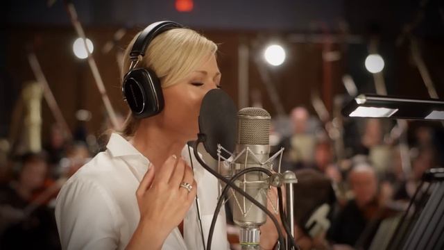 Helene Fischer - I'll Be Home For Christmas (Aufnahmen Abbey Road Studios, London)