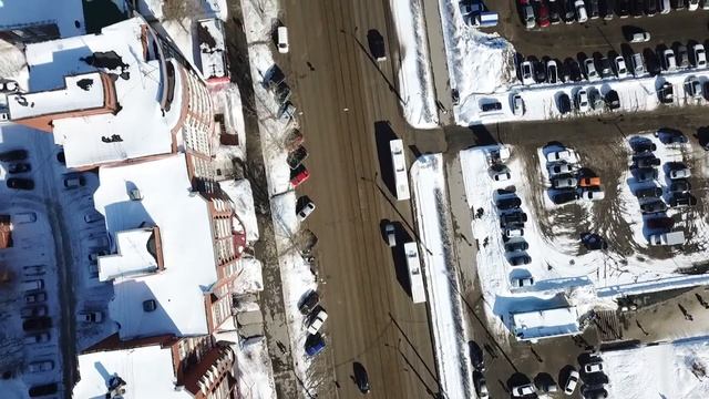 Копия видео "DJI Mavic полеты вдоль ул. Мира камера вниз ч4 с музыкой смотреть онлайн