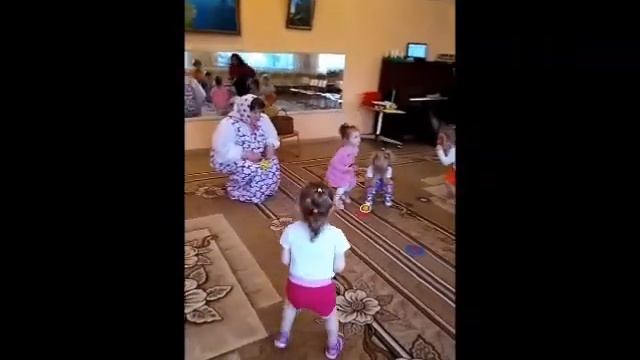 Танец с погремушками смотреть онлайн
