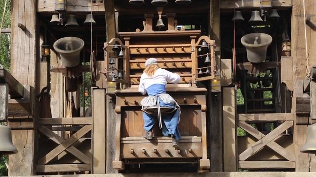 France Vendée Puy du fou Le grand carillon Animation complète смотреть онлайн