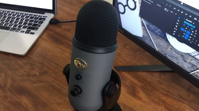 Blue Yeti USB microphone - unboxing смотреть онлайн