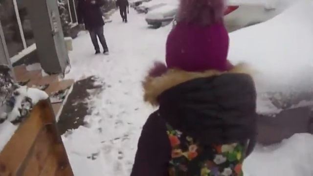 1 марта, идем в Зебру и встречаем весну на детской площадке:) смотреть онлайн