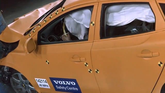 Volvo V40 Crash test conducted on 11th Feb 2014 смотреть онлайн