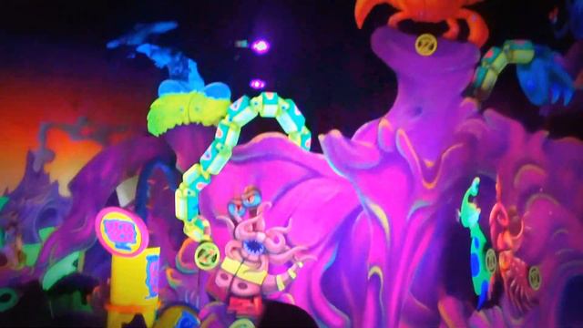 Buzz Lightyear Space Ranger Spin at Disney World Magic Kingdom смотреть онлайн