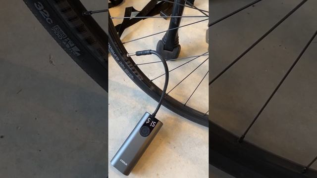 Cycplus A8 - Inflating Gravel Bike Tire From About 4 Psi To 80 Psi