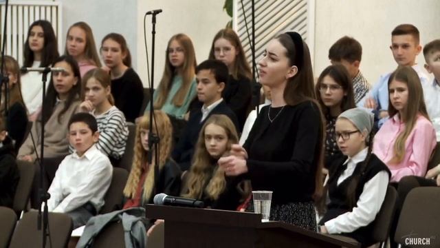 В начале был и есть. Поёт на языке жестов.Мариамь Дригунец. г. Брест. Церковь Для тебя. смотреть онлайн