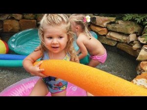 ✿ ПРИНЦЕССА Нападение Акулы Принцесса Диснея Принцессы Disney Princess Play surprise Toys Pool Игры