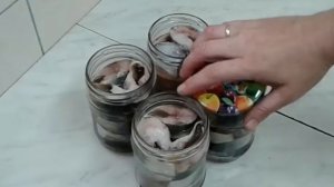 Консерва из сельди в масле.