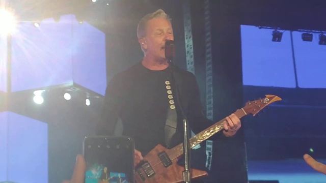 Metallica - In The Crowd with James and Kirk - Enter Sandman - Hellfest 2022 смотреть онлайн