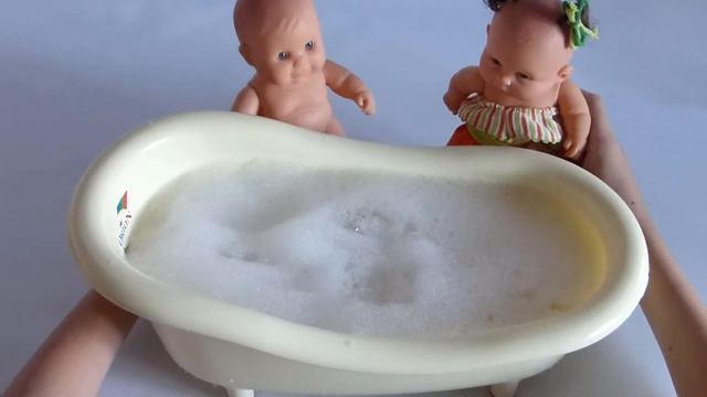 Bad Baby Вредные Детки Пупсик какает в горшок Кукла Пупс Обкакался смотреть онлайн