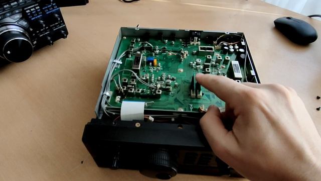 Установка китайских UT50 в трансивер Icom IC820 смотреть онлайн